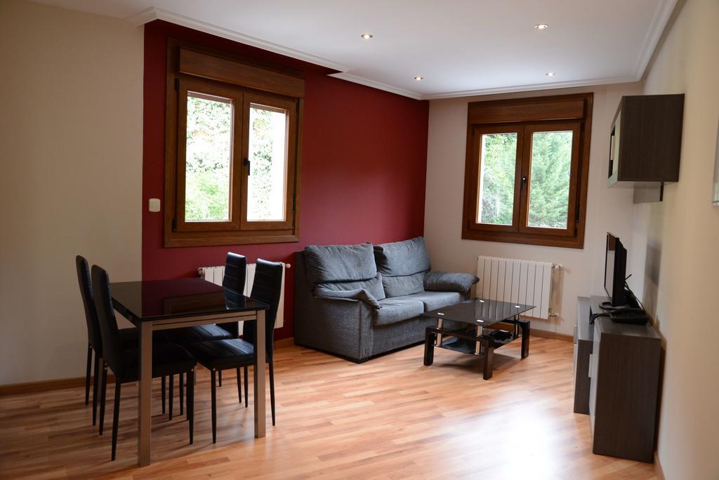 Apartamentos El Rincon De Limes Cangas De Narcea Cameră foto